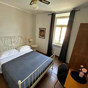 Camera con letto king size